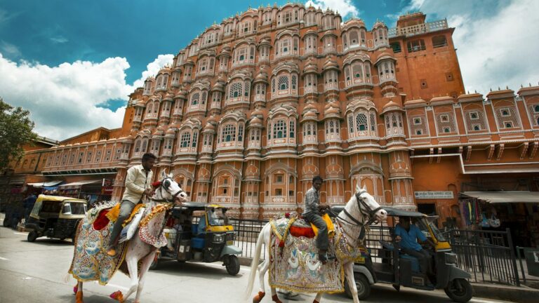 SIM Only Plans With China and India Roaming Data for Long-Haul Trips Hawa Mahal palace in Jaipur